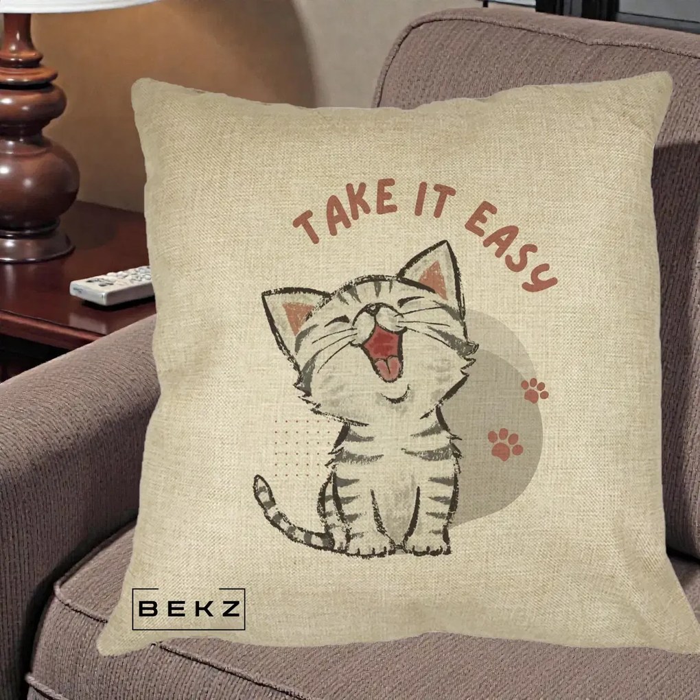 Perna Personalizata Take It Easy Cat, 40x40 cm, Crem, Husa Detasabila, Perna Inclusa, BEKZ®