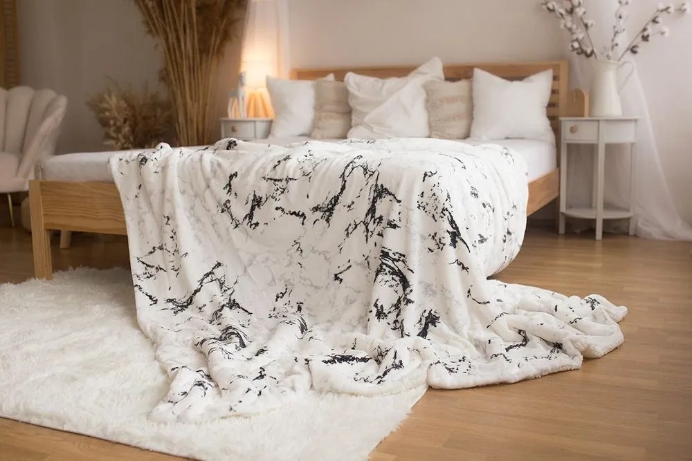 Pătură din microfibră cu lână sintetică