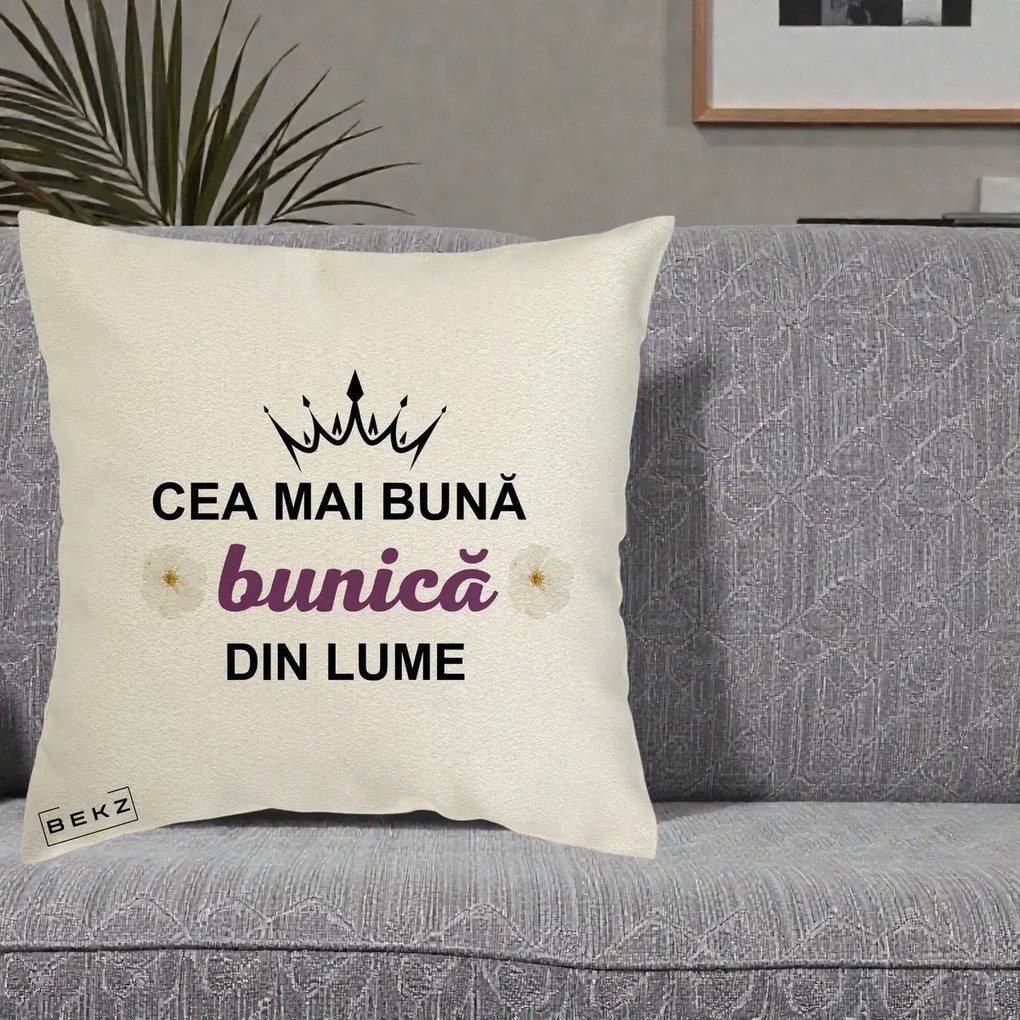 Cadou pentru Bunica - Perna Personalizata Cea Mai Buna Bunica Din Lume Coroana Mov Flori, 40x40 cm, Ecru, Husa Detasabila, Perna Inclusa, BEKZ®