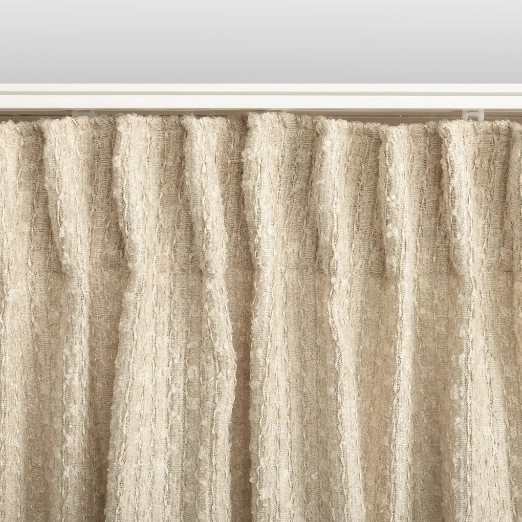 Perdea cu bandă de pliuri