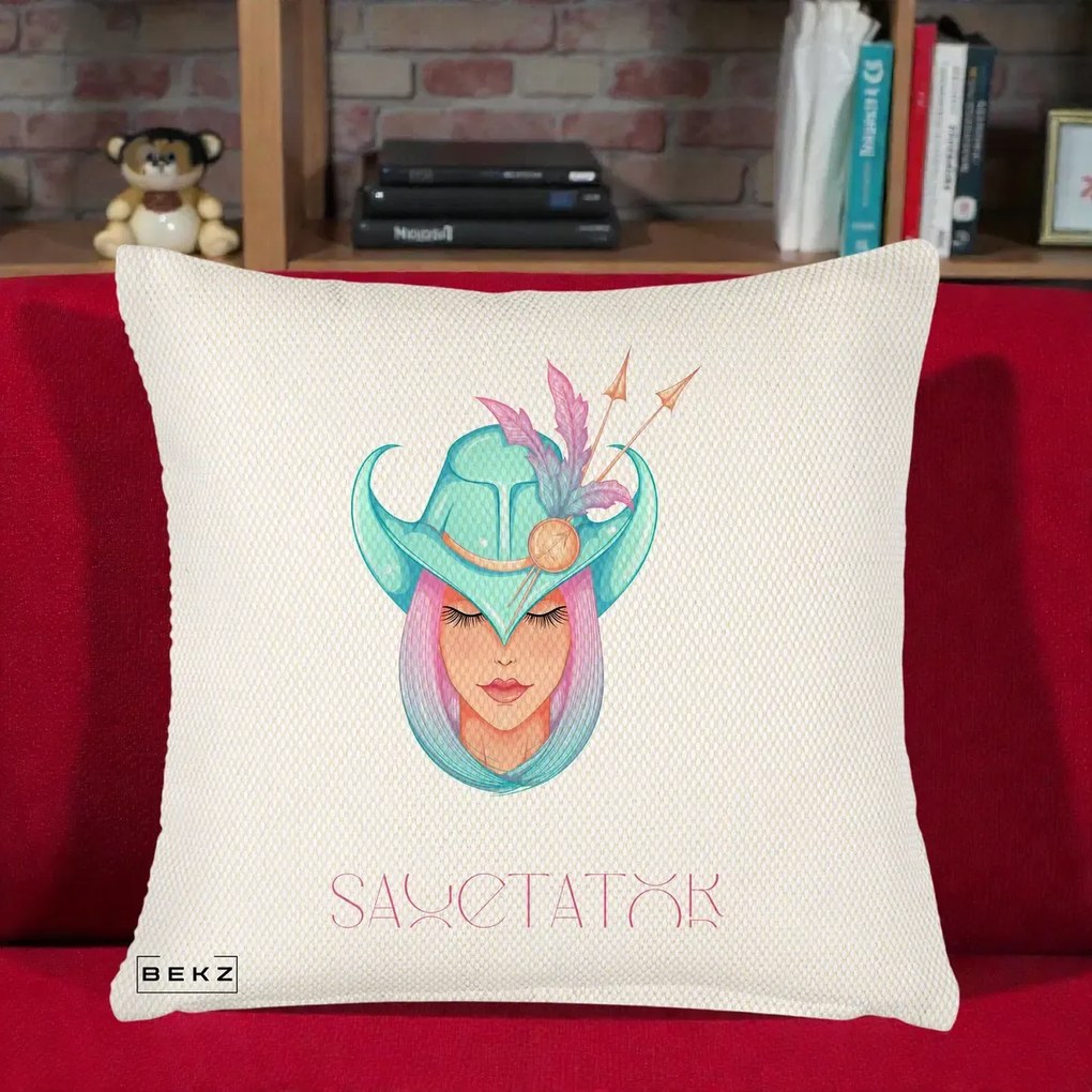 Perna Personalizata Zodiac Sagetator Cowgirl, 40x40 cm, Crem Reliefat, Husa Detasabila, Perna Inclusa, BEKZ®