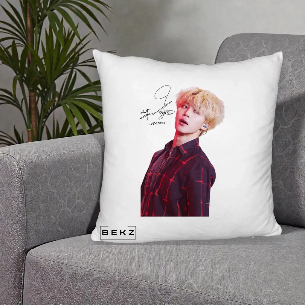 Perna Personalizata K-pop BTS Jimin Portret Artistic par Blond Autograf, 40x40 cm, Alb Pufos, Husa Detasabila, Perna Inclusa, BEKZ®