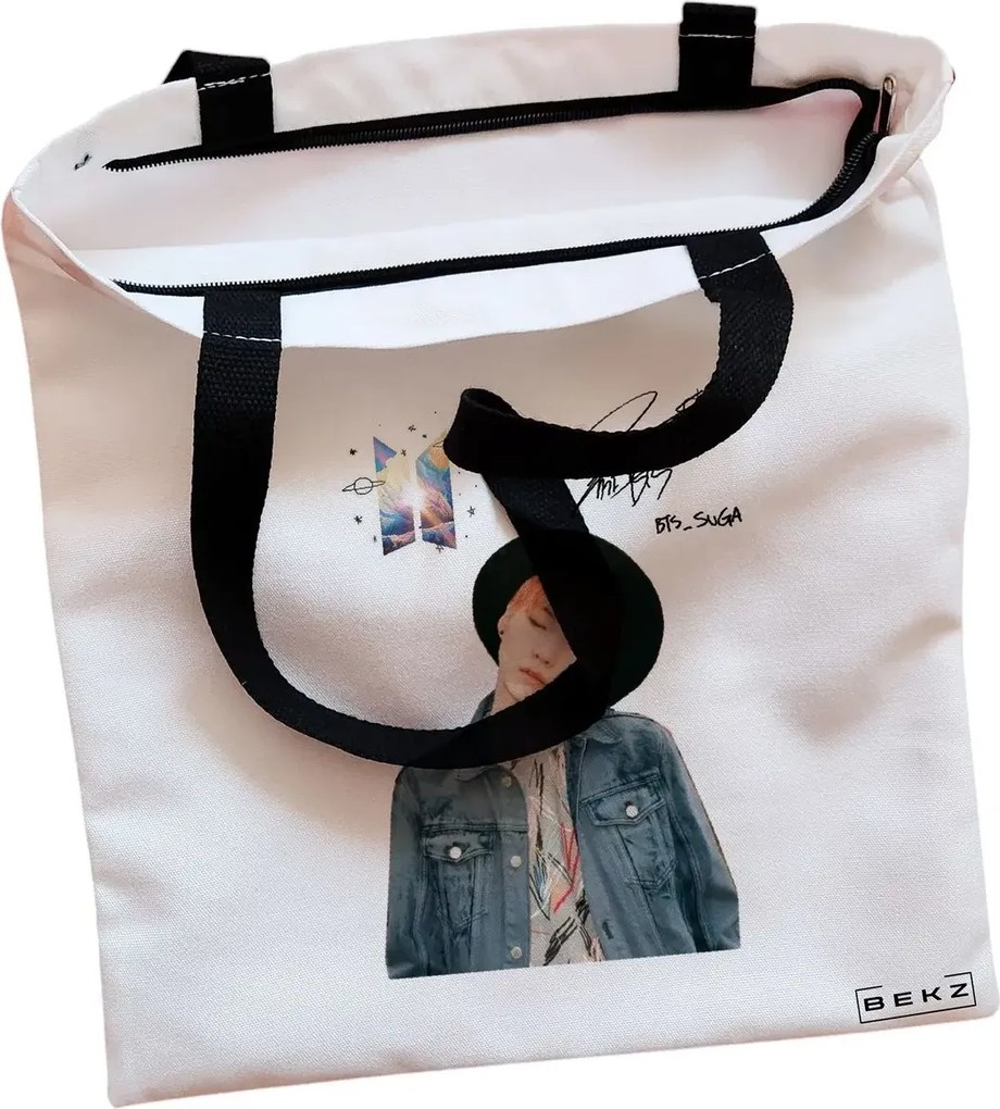 Sacosa de Panza pentru Cumparaturi, Geanta Tote, model BTS Suga 2, Cu fermoar, 38x34.5 cm, Alba, BEKZ®