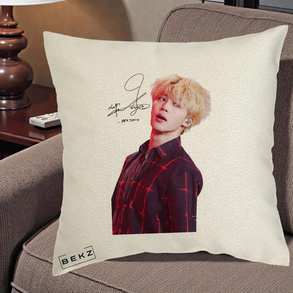 Perna Personalizata K-pop BTS Jimin Portret Artistic par Blond Autograf, 40x40 cm, Ecru, Husa Detasabila, Perna Inclusa, BEKZ®