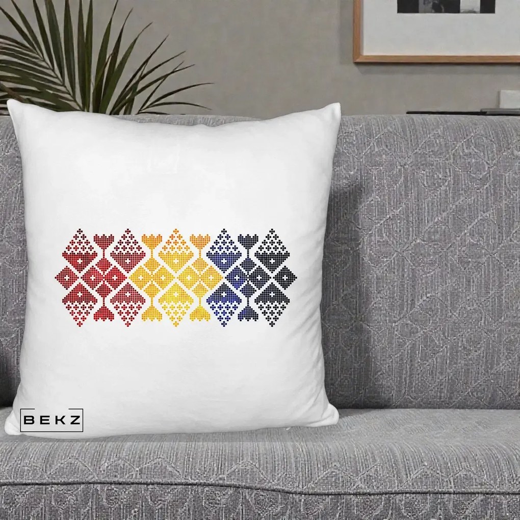 Perna Personalizata Motiv Tricolor Romanesc Broderie, 40x40 cm, Alb Pufos, Husa Detasabila, Perna Inclusa, BEKZ®