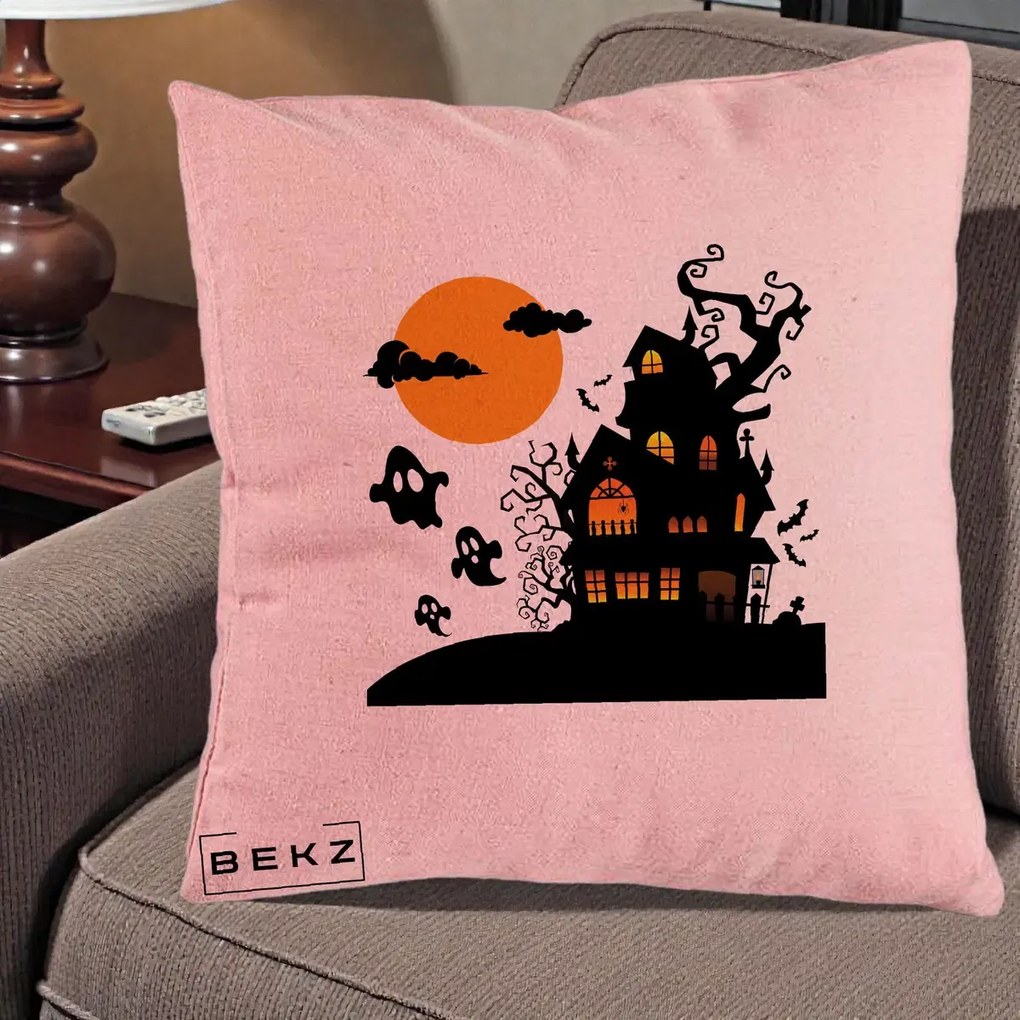 Perna Decorativa Halloween Casa Bantuita cu Fantome, 40x40 cm, Roz, Husa Detasabila, Perna Inclusa, BEKZ®