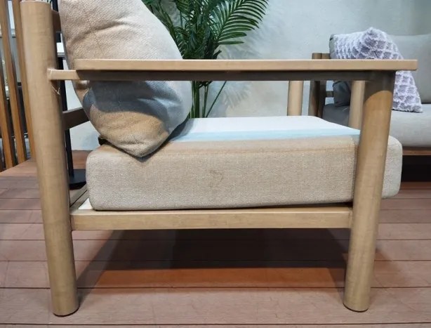 Set lounge exterior premium din aluminiu cu finisaj lemn, canapea, 2 fotolii și măsuță cu perne din olefină, „Cortina”