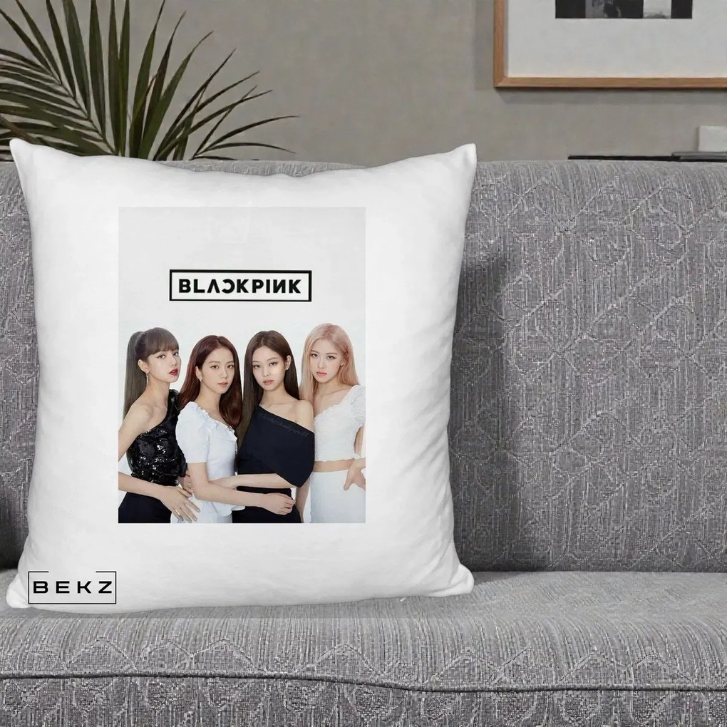 Perna Personalizata K-pop BLACKPINK Foto Grup-Negru, 40x40 cm, Alb Pufos, Husa Detasabila, Perna Inclusa, BEKZ®