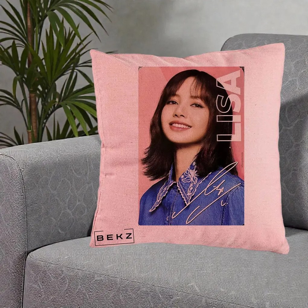 Perna Personalizata K-pop BLACKPINK Lisa cu Semnatura, 40x40 cm, Roz, Husa Detasabila, Perna Inclusa, BEKZ®