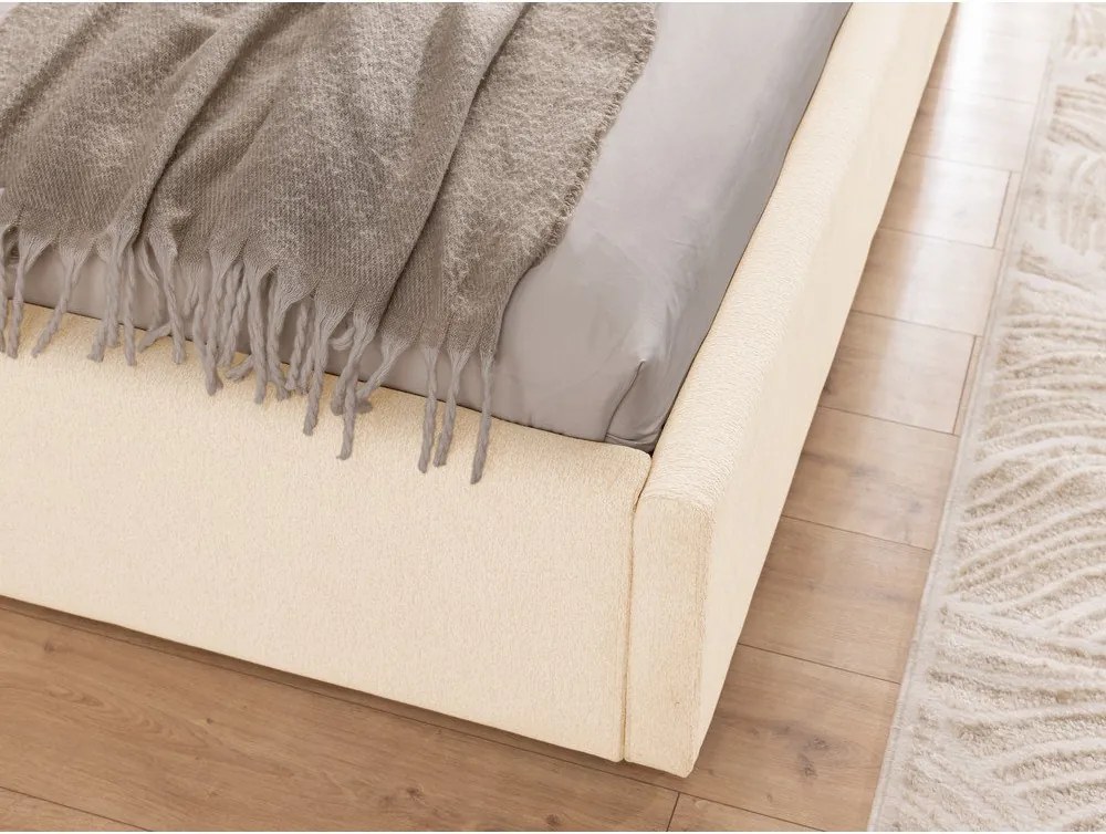 Pat matrimonial crem tapițat cu spațiu de depozitare cu somieră 140x200 cm Cille – Ropez