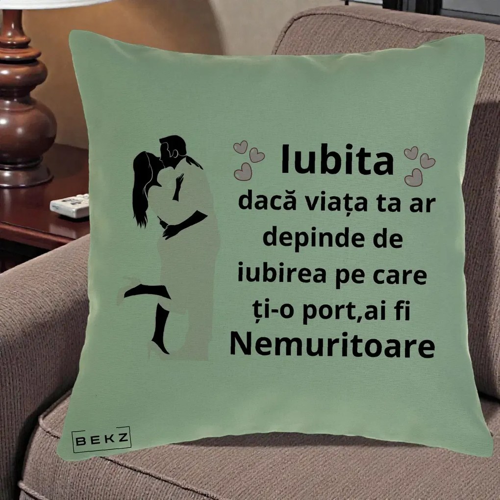 Cadou pentru Iubita - Perna Personalizata Iubita Nemuritoare cu Siluete de Cuplu, 40x40 cm, Verde, Husa Detasabila, Perna Inclusa, BEKZ®
