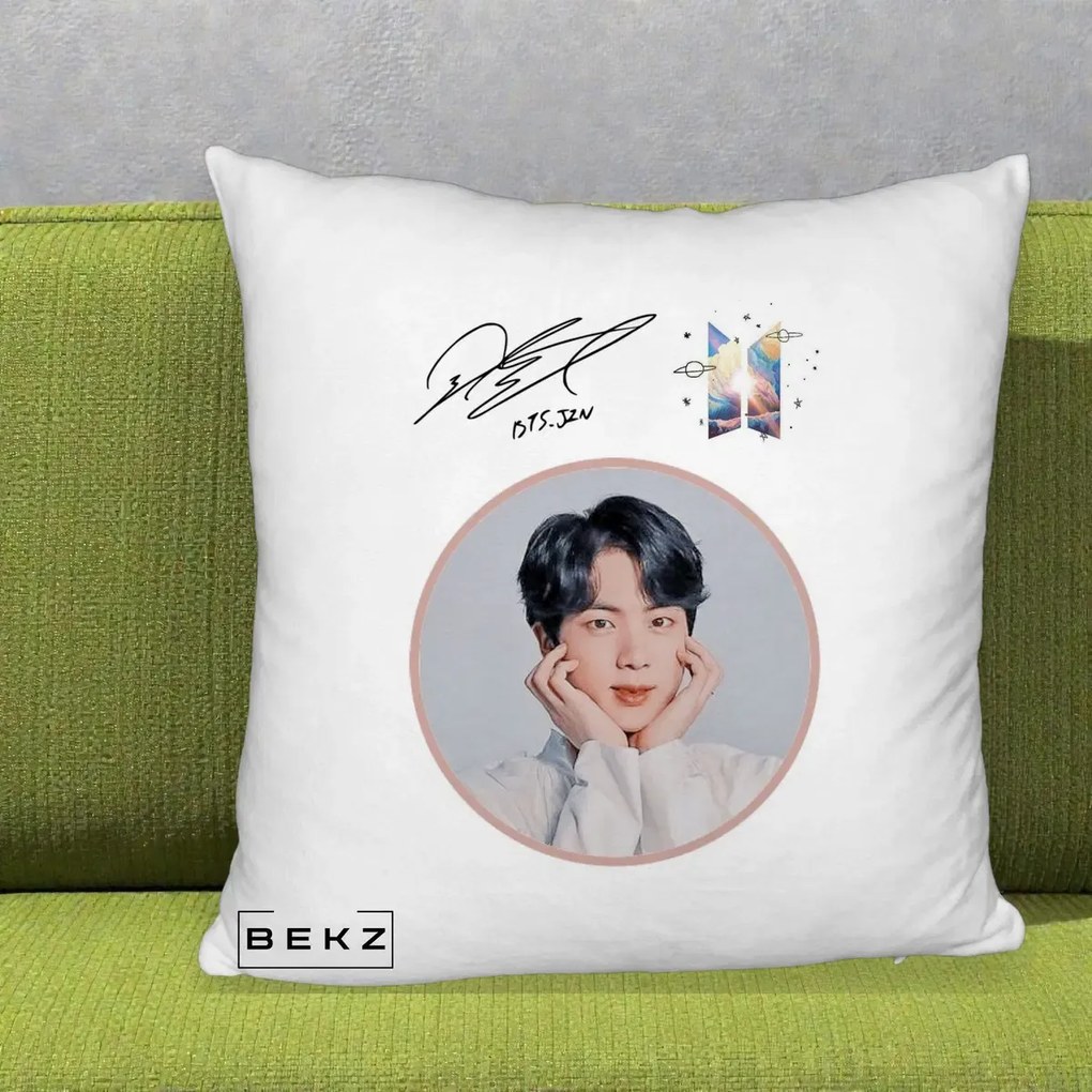 Perna Personalizata K-pop BTS Jin Portret cu Autograf, 40x40 cm, Alb Pufos, Husa Detasabila, Perna Inclusa, BEKZ®
