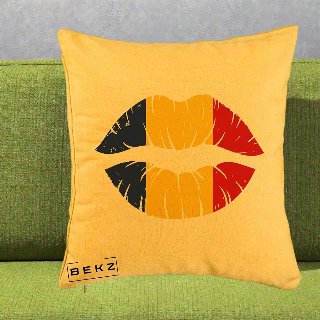 Perna Personalizata Buze Tricolor Romania, 40x40 cm, Galben, Husa Detasabila, Perna Inclusa, BEKZ®