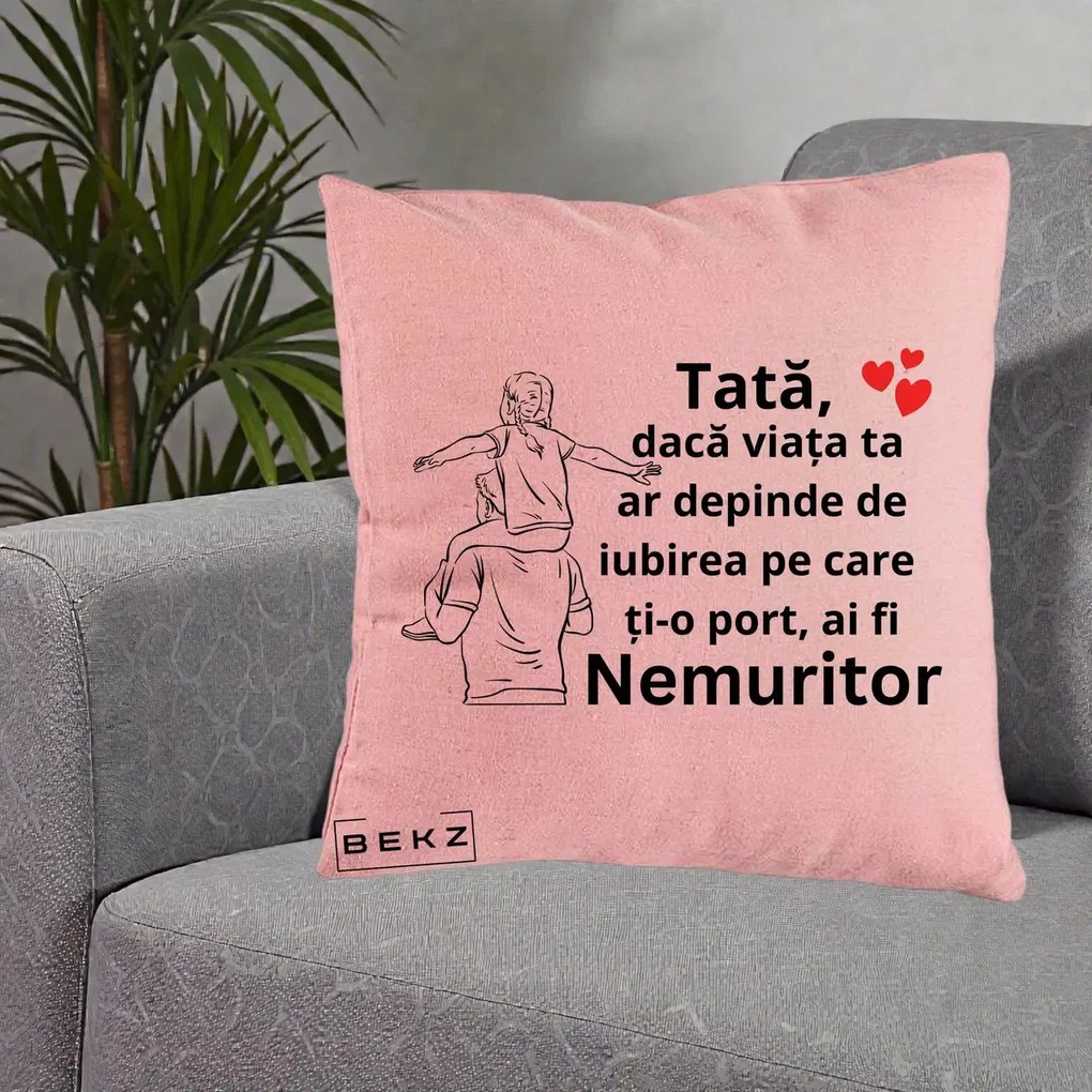 Cadou pentru Tata - Perna Personalizata Tata Supererou Nemuritor, 40x40 cm, Roz, Husa Detasabila, Perna Inclusa, BEKZ®