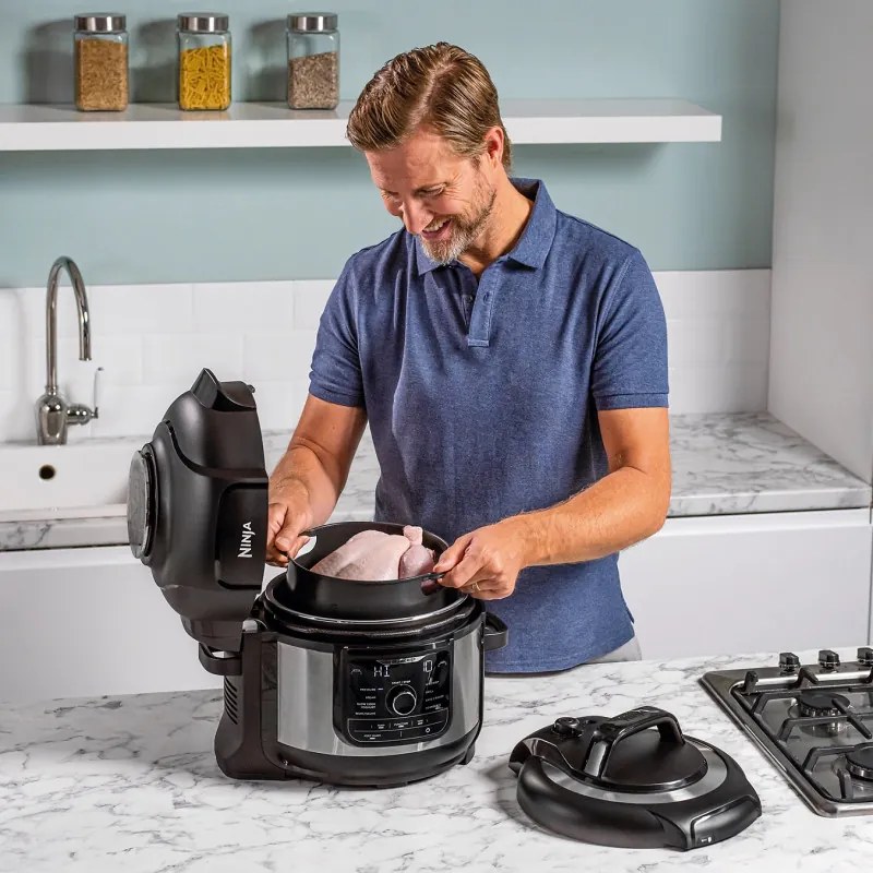 Multicooker sub presiune Ninja Foodi OP350FR, 1400 W, 6 Л, 9 programe, 40-200°C, TenderCrisp®, Acoperire ceramica, Mentinerea caldurii, Pui întreg, Negru/inoxidabil