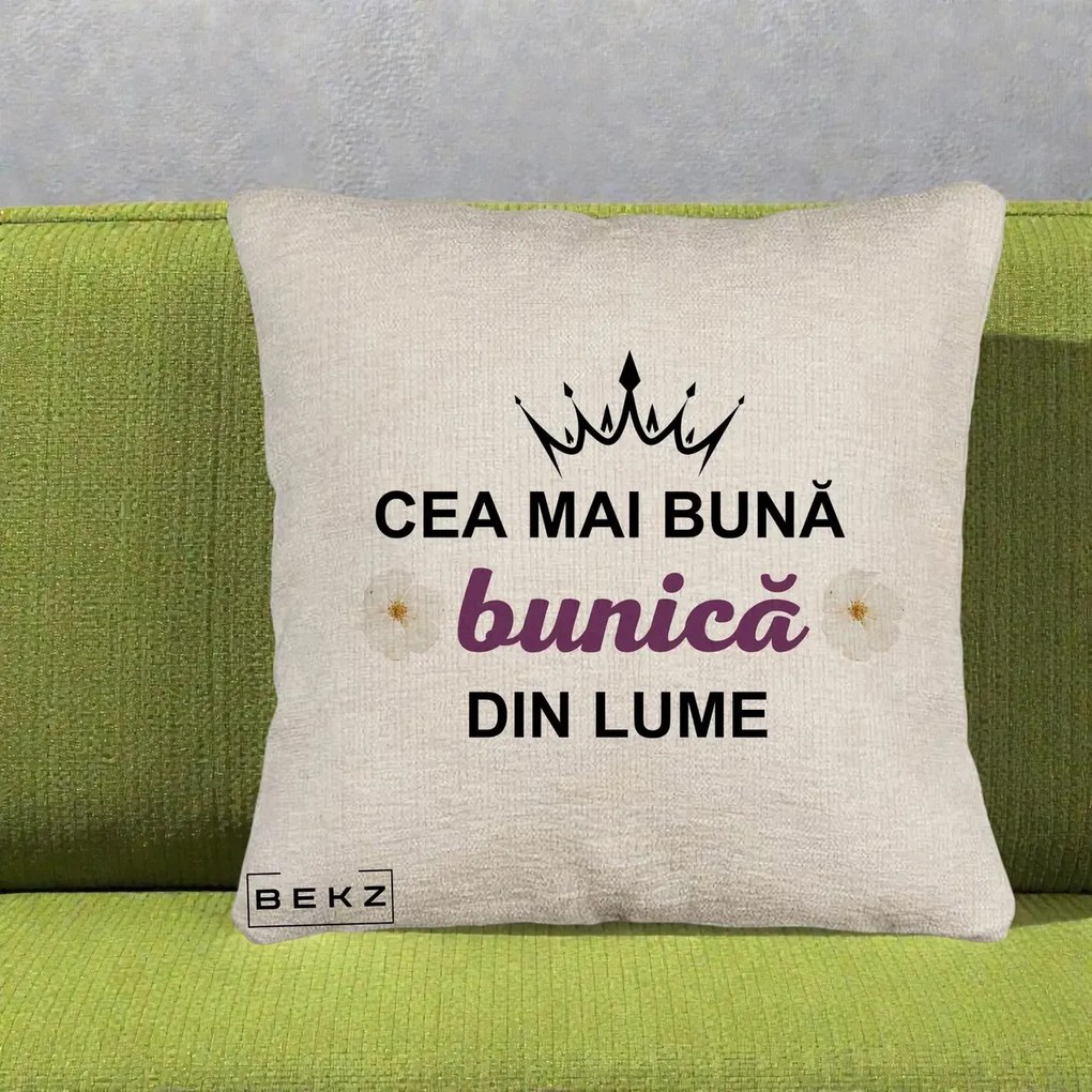 Cadou pentru Bunica - Perna Personalizata Cea Mai Buna Bunica Din Lume Coroana Mov Flori, 40x40 cm, Bej Canapea, Husa Detasabila, Perna Inclusa, BEKZ®
