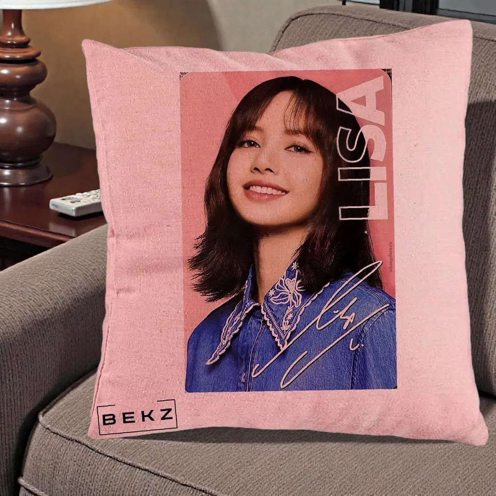 Perna Personalizata K-pop BLACKPINK Lisa cu Semnatura, 40x40 cm, Roz, Husa Detasabila, Perna Inclusa, BEKZ®