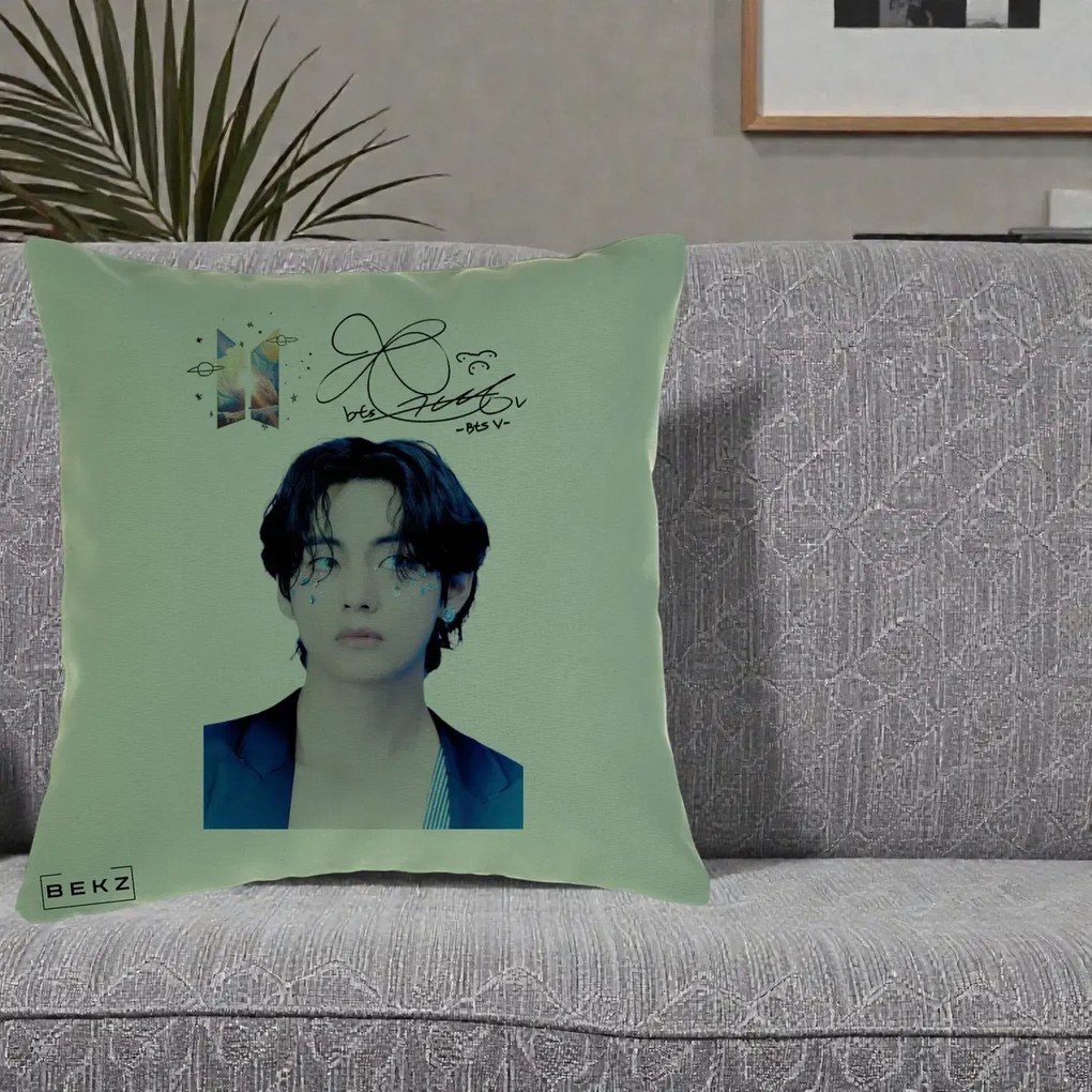 Perna Personalizata K-pop BTS V Taehyung Portret cu Autograf, 40x40 cm, Verde, Husa Detasabila, Perna Inclusa, BEKZ®