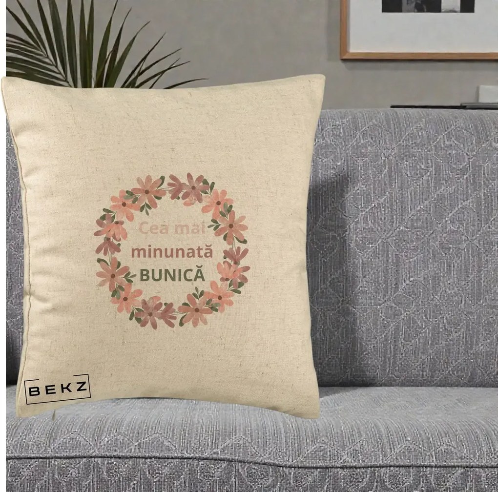 Cadou pentru Bunica - Perna Personalizata Cea Mai Minunata Bunica Coronita Flori Roz, 40x40 cm, Bej, Husa Detasabila, Perna Inclusa, BEKZ®