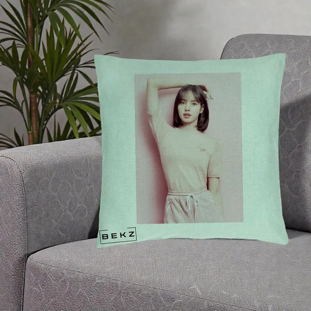 Perna Personalizata K-pop BLACKPINK Lisa Roz, 40x40 cm, Verde Menta, Husa Detasabila, Perna Inclusa, BEKZ®