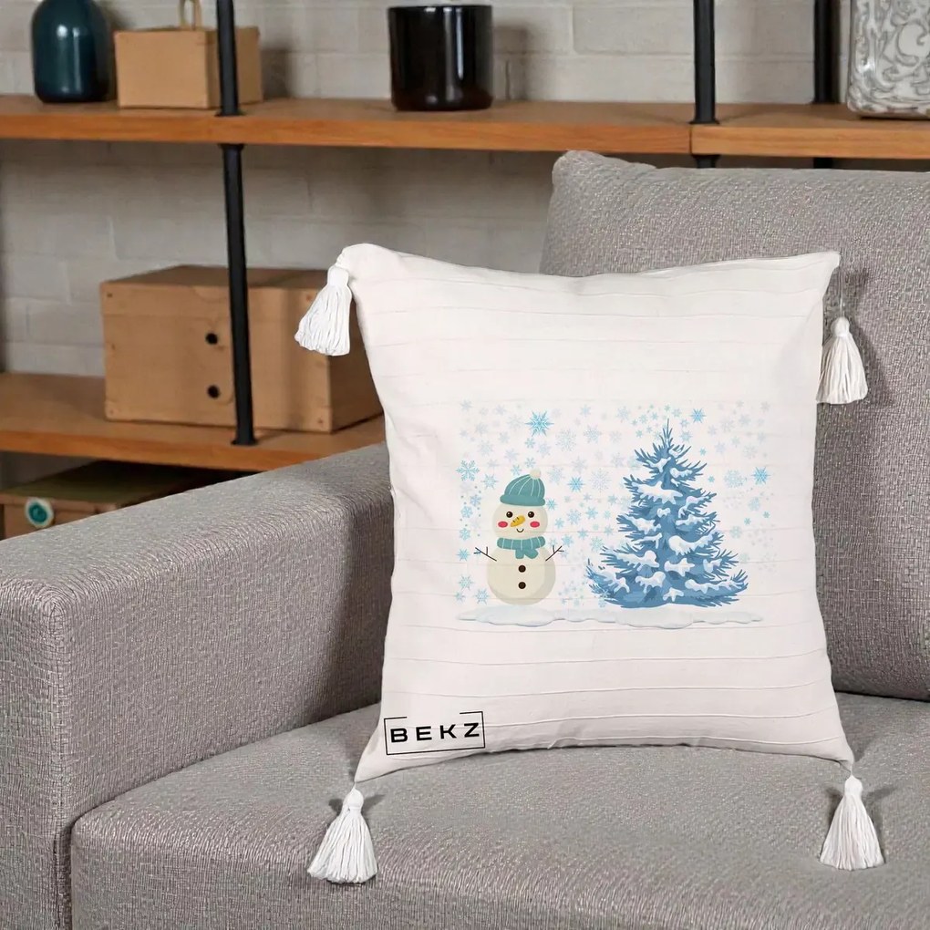 Perna Decorativa Om de Zapada si Brad Craciun, 40x40 cm, Bej cu Franjuri, Husa Detasabila, Perna Inclusa, BEKZ®
