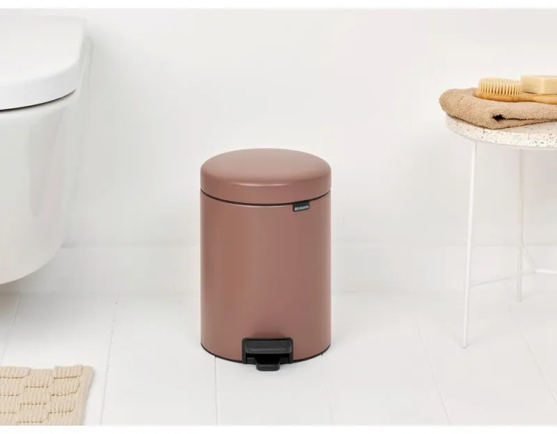 Cos de gunoi cu pedala Brabantia NewIcon 1008841, 5 L, Inchidere lina, Baza antiderapanta, Finisaj satinat, Maro