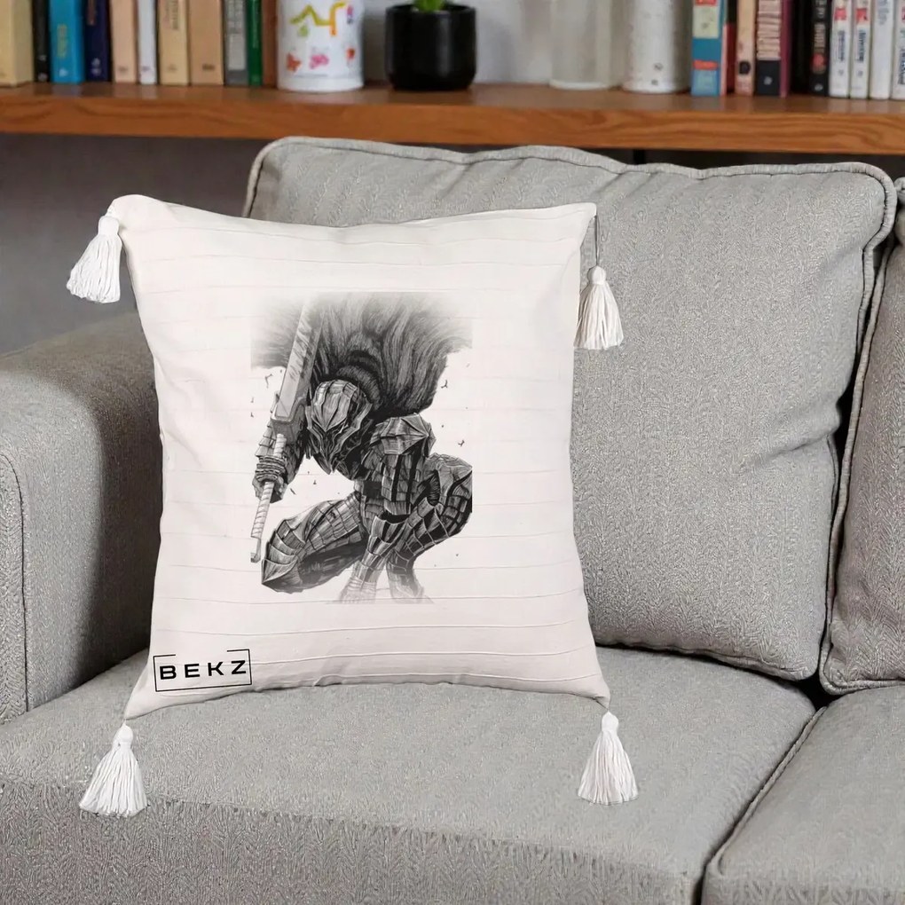 Perna Personalizata Berserk Guts Armor of Darkness Manga, 40x40 cm, Bej cu Franjuri, Husa Detasabila, Perna Inclusa, BEKZ®
