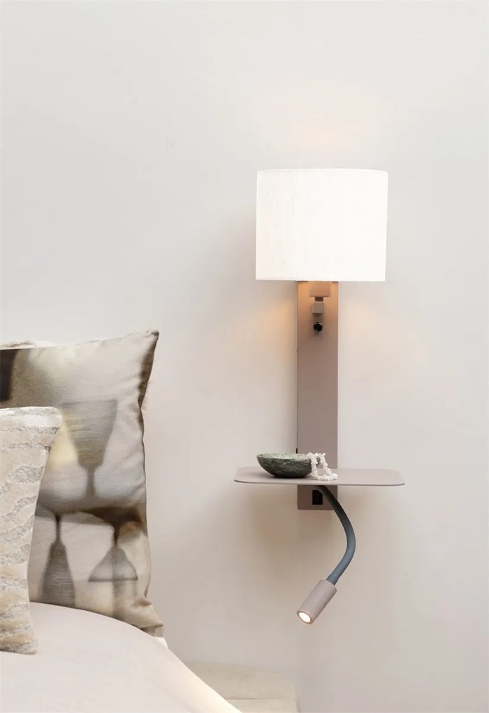 Aplica cu raft si reader LED, port USB si abajur textil alb Florence