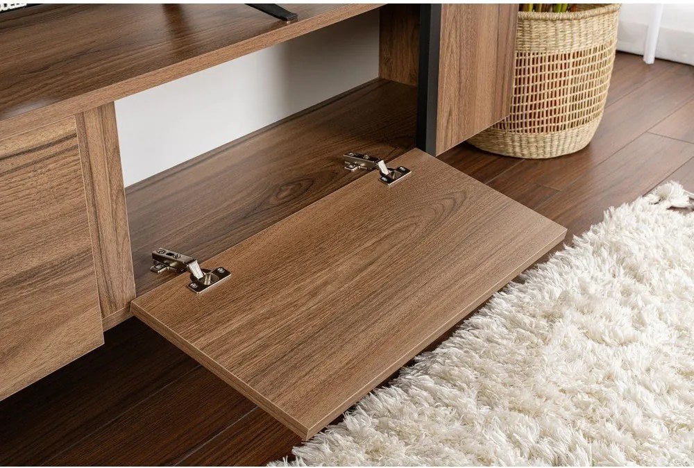 Comodă TV în culoare naturală închisă cu aspect de lemn de nuc 180x50x29,5 cm Serenity – Kalune Design