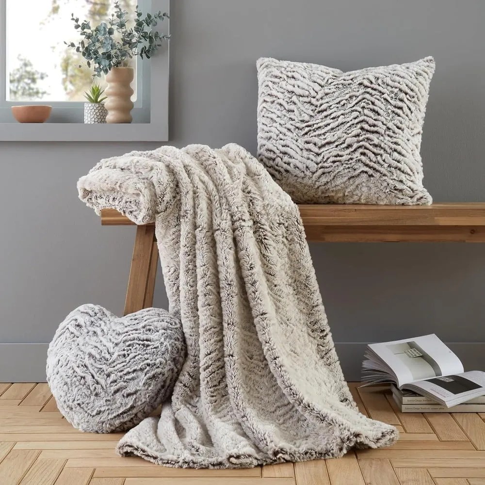 Pernă decorativă din blană artificială 43x43 cm Wolf Faux Fur – Catherine Lansfield