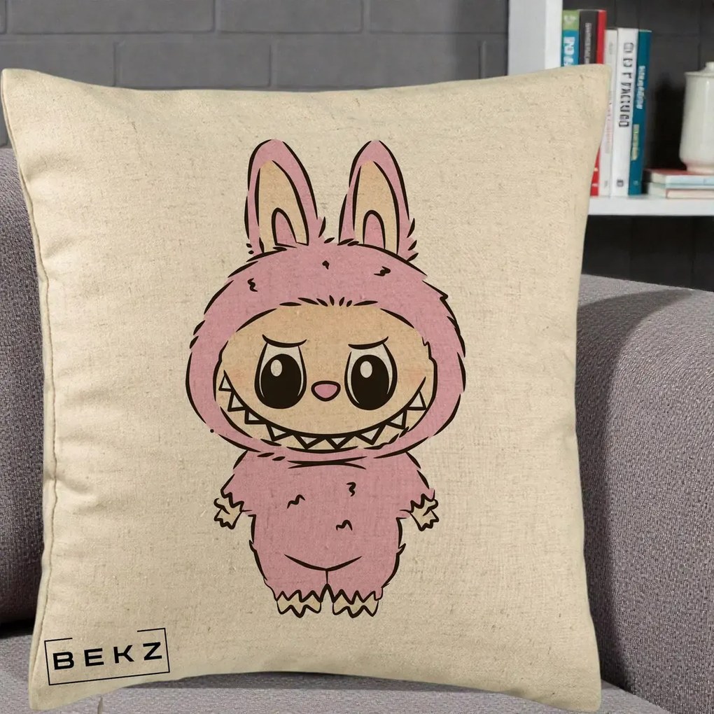 Perna Personalizata Labubu Mov Pastel, 40x40 cm, Bej, Husa Detasabila, Perna Inclusa, BEKZ®