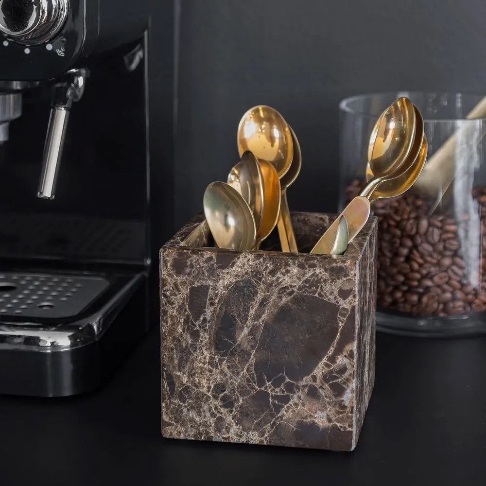 Organizator de baie maro închis pentru dischete demachiante din marmură Marble – Mette Ditmer Denmark