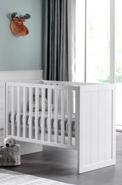 Set Complet Cameră Copii ERIK: Pătuț Transformabil 60x120 - 90x200 cm, Comodă, Masă de Înfășat și Dulap 3 Uși, Alb – Vipack