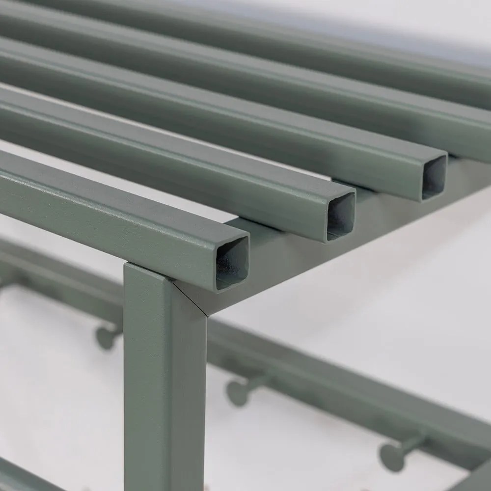 Cuier de perete verde prăfuit cu raft din metal 76 cm Rizzoli – Spinder Design