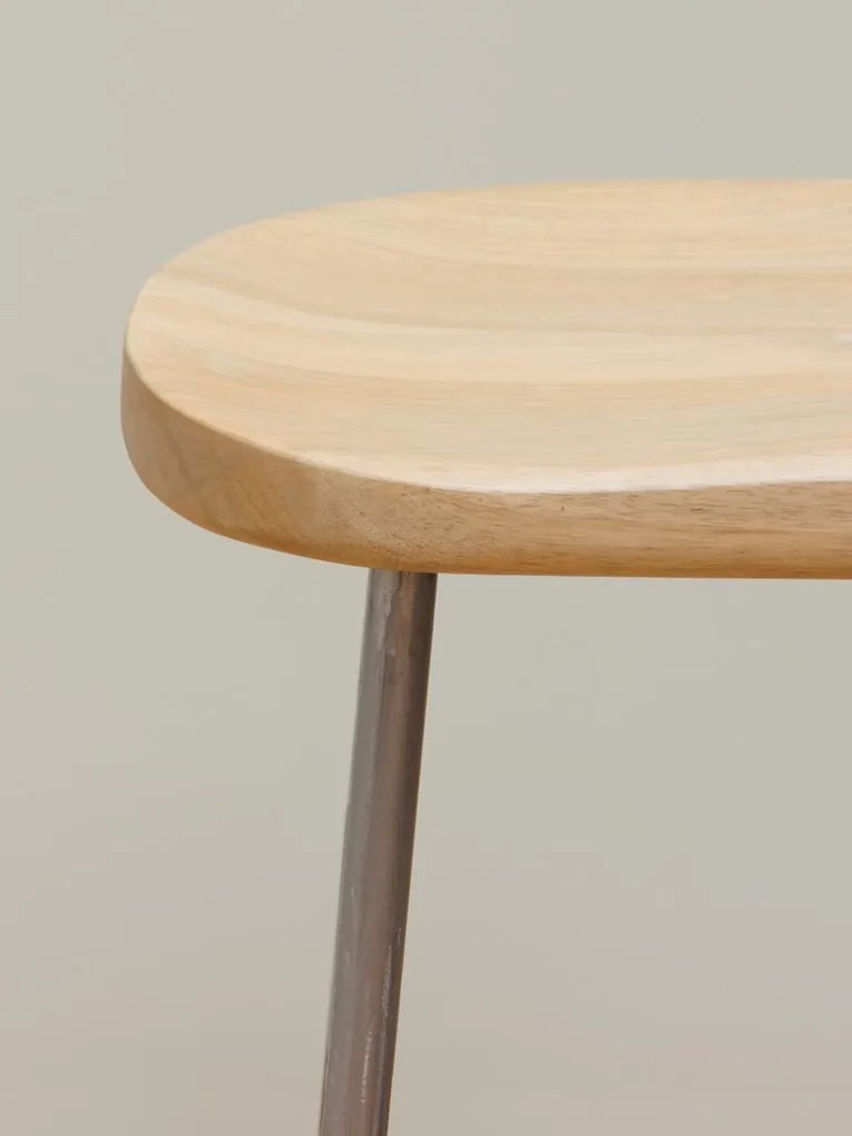 Scaun de bar din lemn de mango și metal, natur, pentru insulă, în stil industrial, cu șezut scobit și suport pentru picioare, 60 x 42 x 37 cm, „Hinto”