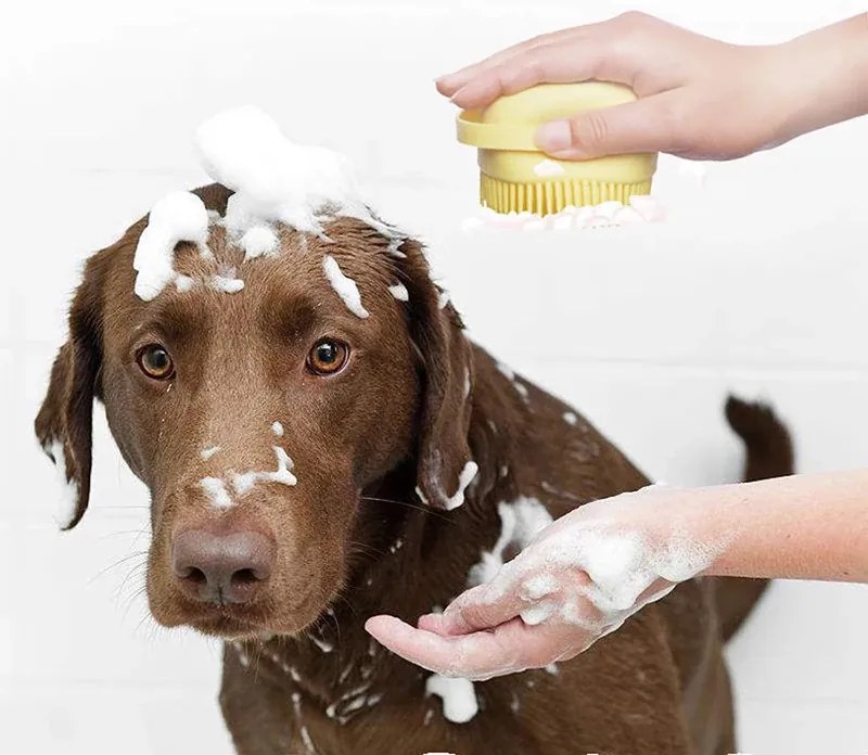 Perie de silicon cu dozator de sampon pentru spalat animale de companie
