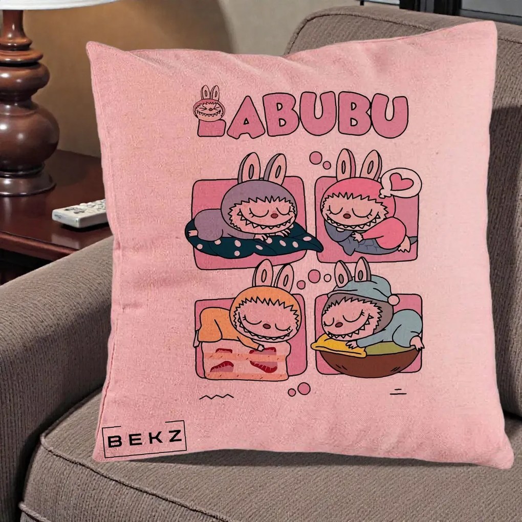 Perna Personalizata Labubu Sleeping Quad Grid, 40x40 cm, Roz, Husa Detasabila, Perna Inclusa, BEKZ®