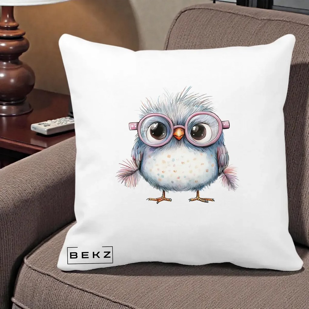 Perna Decorativa Pui Pufos cu Ochelari Roz, 40x40 cm, Alba Mata, Husa Detasabila, Perna Inclusa, BEKZ®
