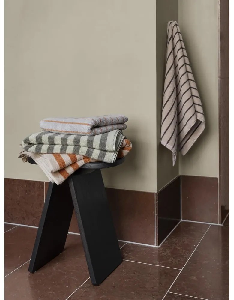 Prosop portocaliu/bej din bumbac organic din frotir 70x140 cm Arto – Blomus