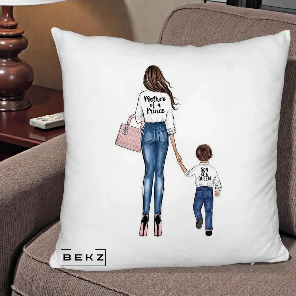 Cadou pentru Mama - Perna Personalizata Fluffy, Model Mother of a Prince, 40x40 cm, Alb Pufos, Husa Detasabila, Perna Inclusa, BEKZ®