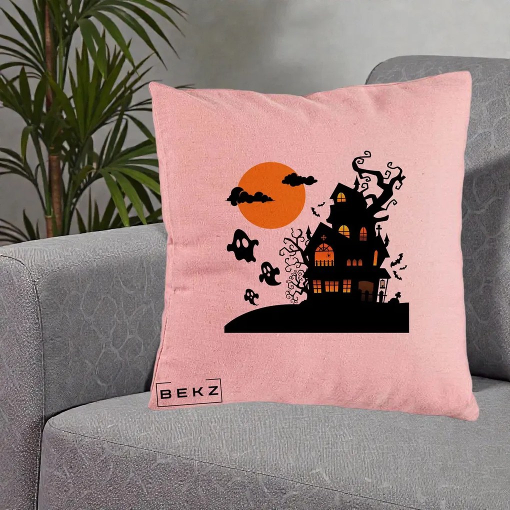 Perna Decorativa Halloween Casa Bantuita cu Fantome, 40x40 cm, Roz, Husa Detasabila, Perna Inclusa, BEKZ®