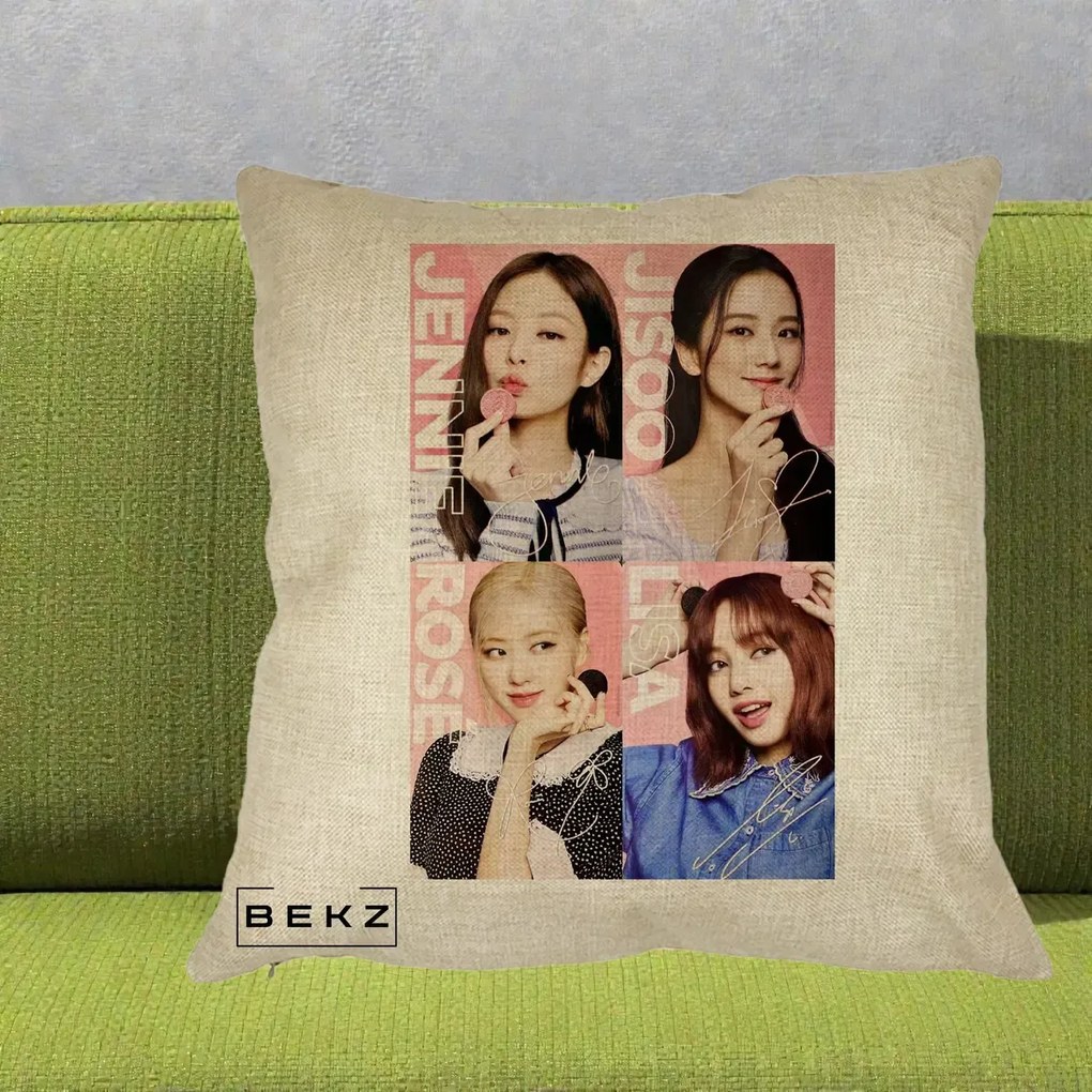 Perna Personalizata K-pop BLACKPINK Colaj 4 Portrete cu Semnature, 40x40 cm, Crem, Husa Detasabila, Perna Inclusa, BEKZ®