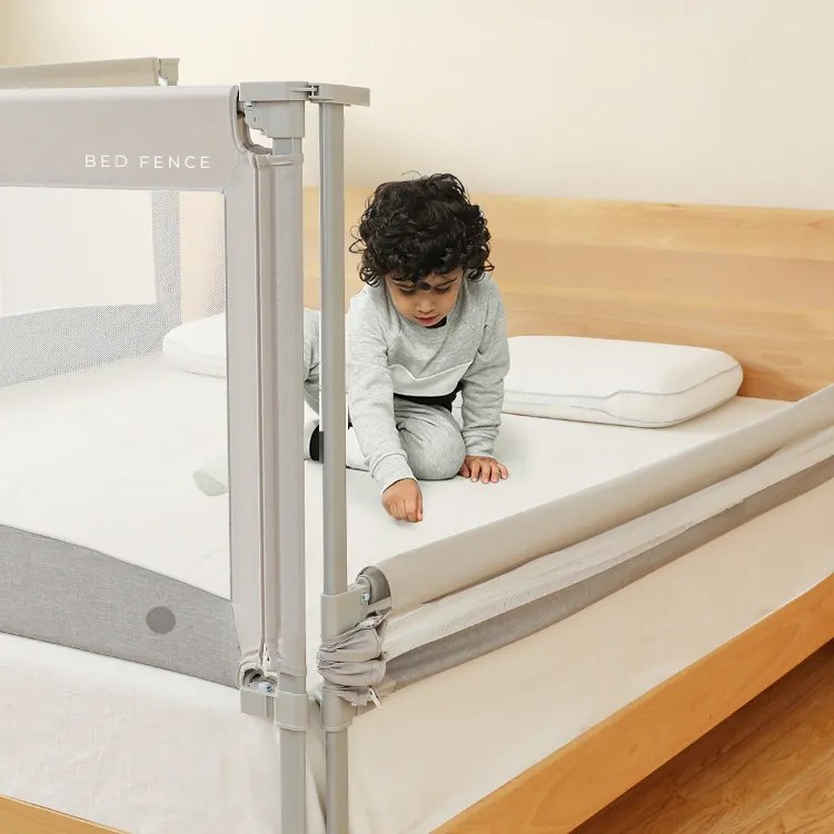 Protecție laterală pat Monkey Mum® Economy - 120 cm - gri deschis