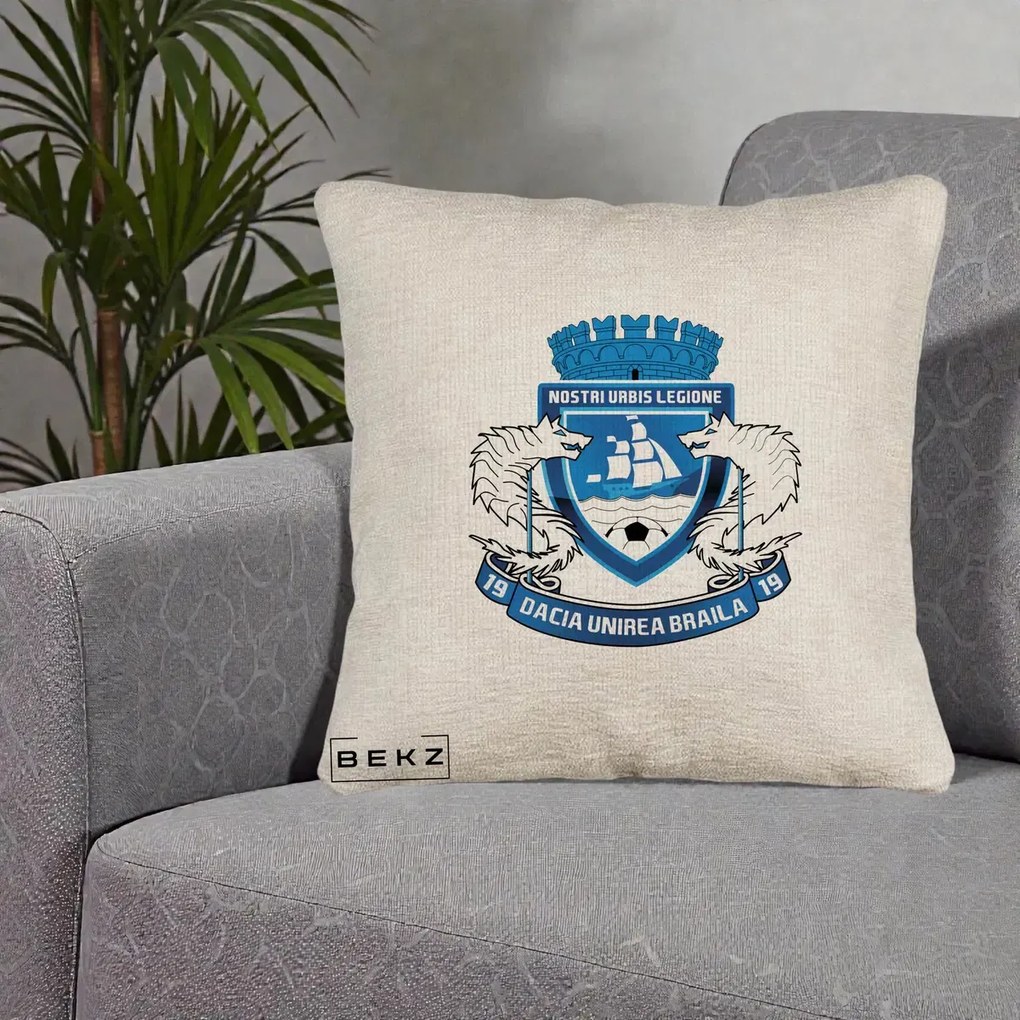 Perna Personalizata Dacia Unirea Braila 1919 Fotbal, 40x40 cm, Bej Canapea, Husa Detasabila, Perna Inclusa, BEKZ®