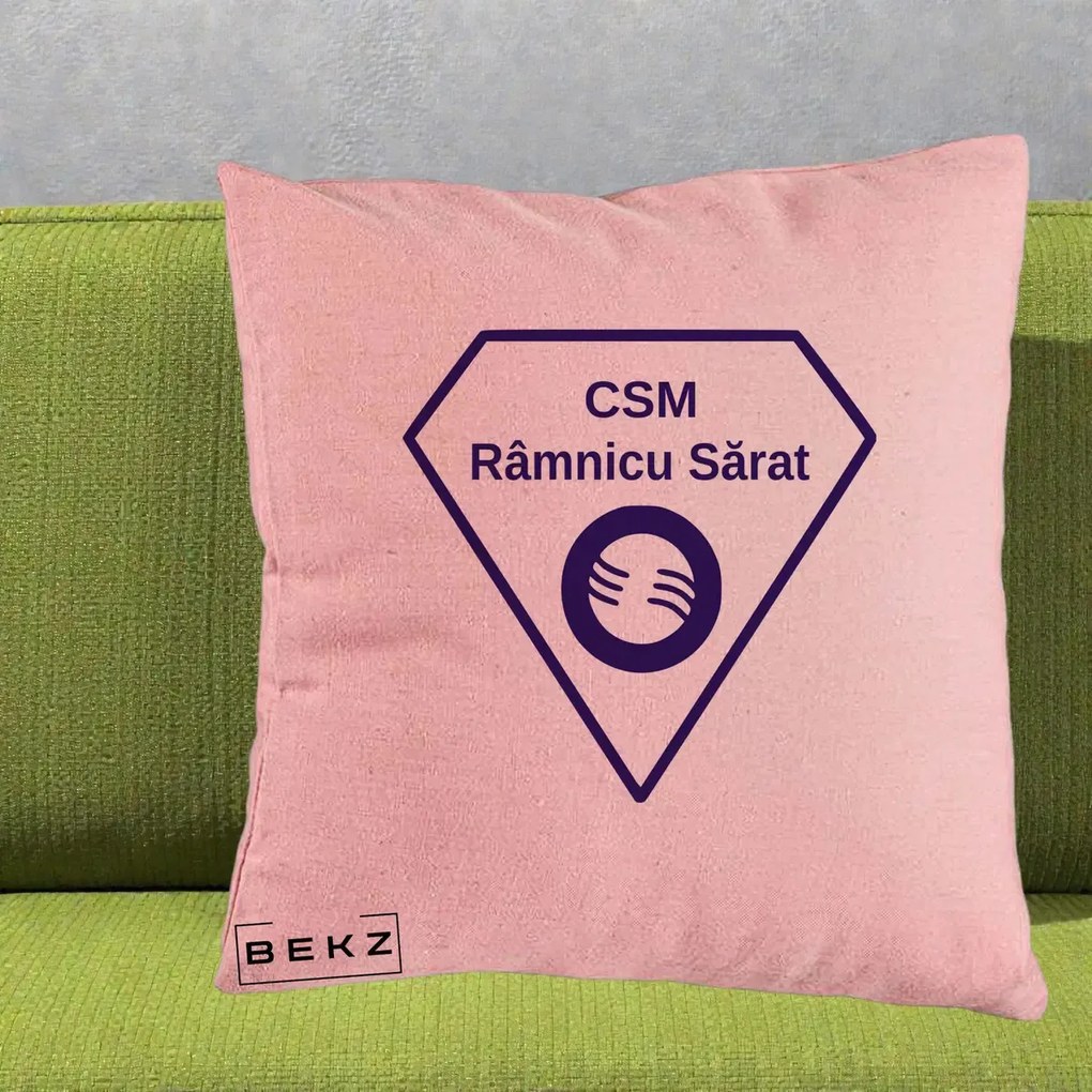 Perna Personalizata CSM Ramnicu Sarat Fotbal, 40x40 cm, Roz, Husa Detasabila, Perna Inclusa, BEKZ®