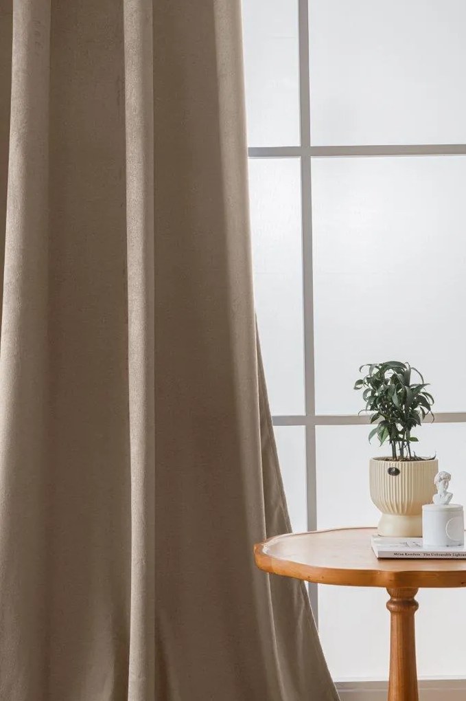 Draperie din catifea opaca bej VELVET 140x250 cm