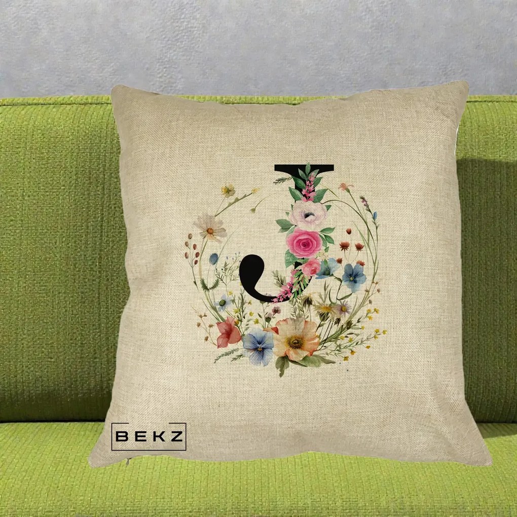 Cadou Personalizat - Perna Personalizata Monogram Litera J cu Flori Acuarela, 40x40 cm, Crem, Husa Detasabila, Perna Inclusa, BEKZ®