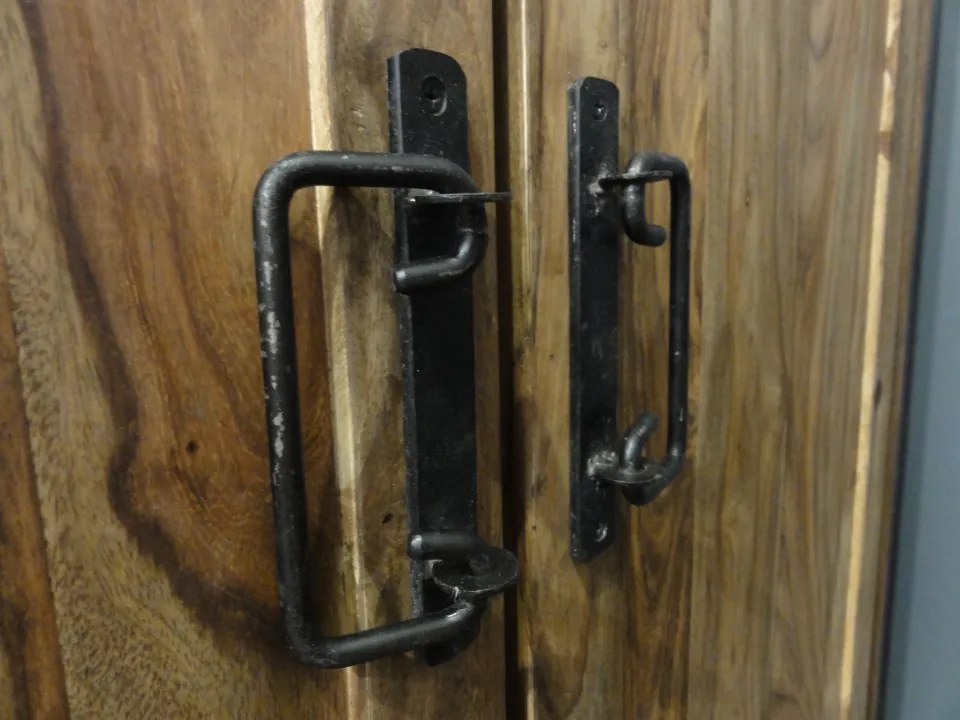 Vitrina din salcam Panama, 4 usi si 2 sertare