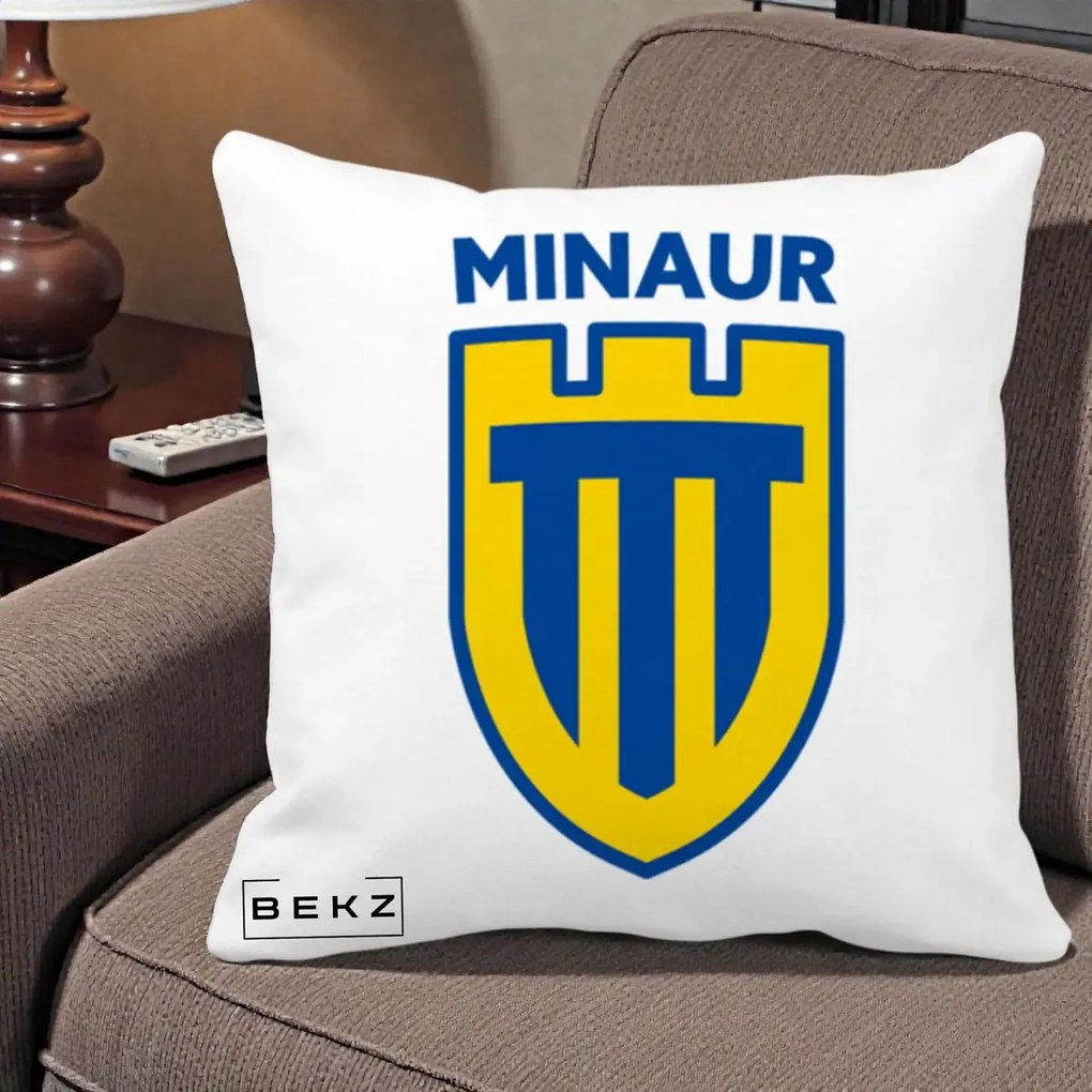 Perna Personalizata Minaur Baia Mare Fotbal, 40x40 cm, Alba Mata, Husa Detasabila, Perna Inclusa, BEKZ®
