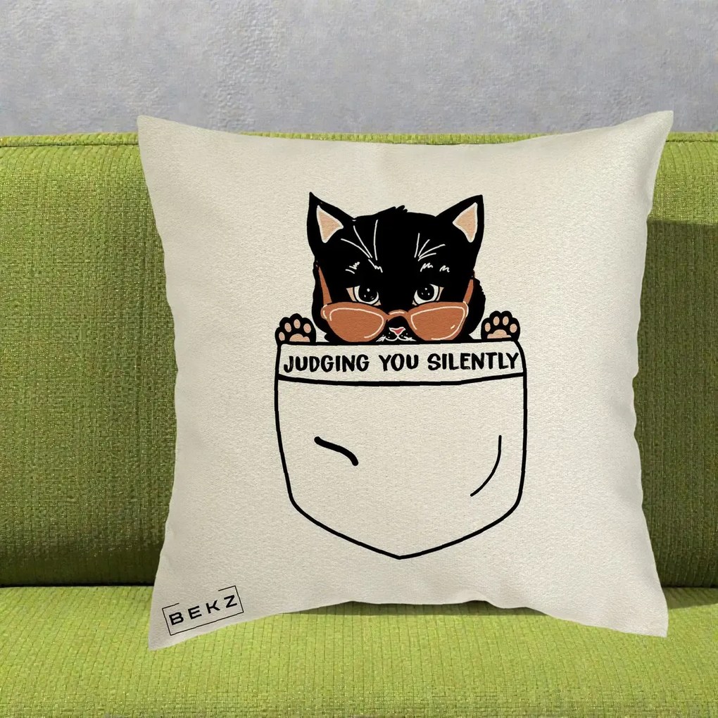 Perna Decorativa Judging You Silently Pisica Buzunar, 40x40 cm, Ecru, Husa Detasabila, Perna Inclusa, BEKZ®